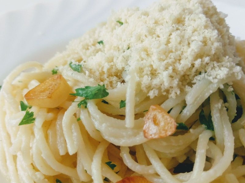 Špagety aglio olio peperoncino