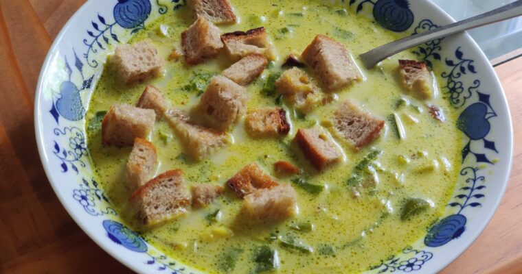 Curry pórko polévka